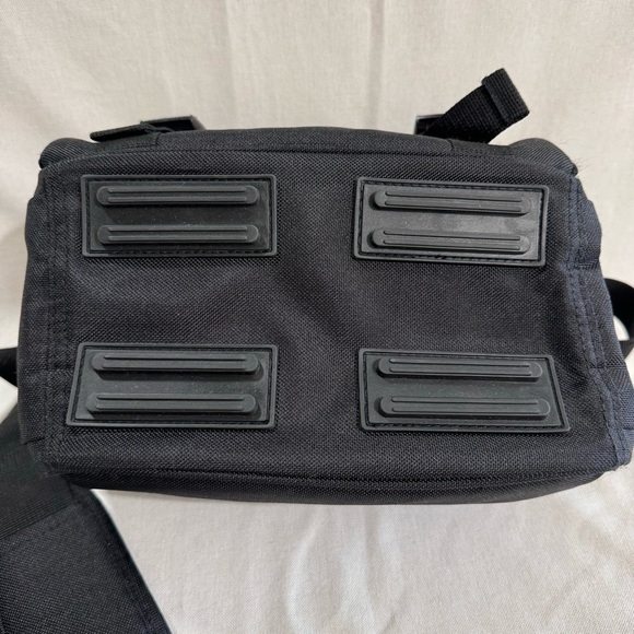Nikon Camera Bag with Removable Padded Sections - Picture 3 of 15